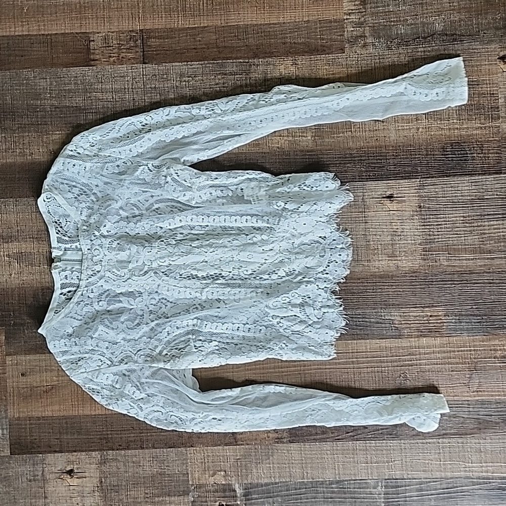 Sheer white lace zip up crop top - Picture 2 of 4